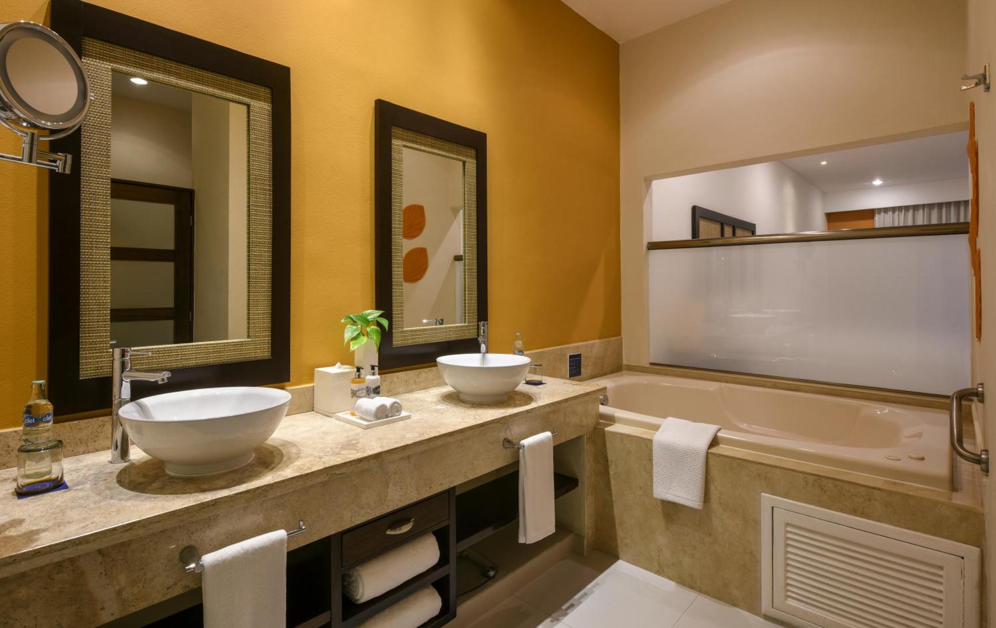 El Dorado Seaside Palms, Catamaran, Cenote & More Inclusive (Adults Only) Xpu Ha Bagian luar foto